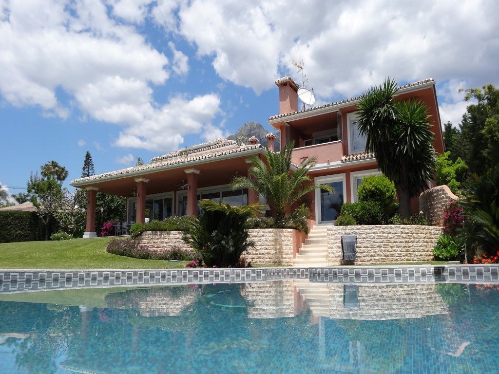 Luxury Villa in Nagüeles, Marbella Golden Mile