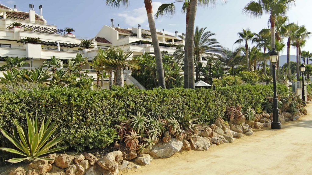Urbanizaciones de 5 estrellas en Marbella - Oasis de Banus - Marbella Unique Properties