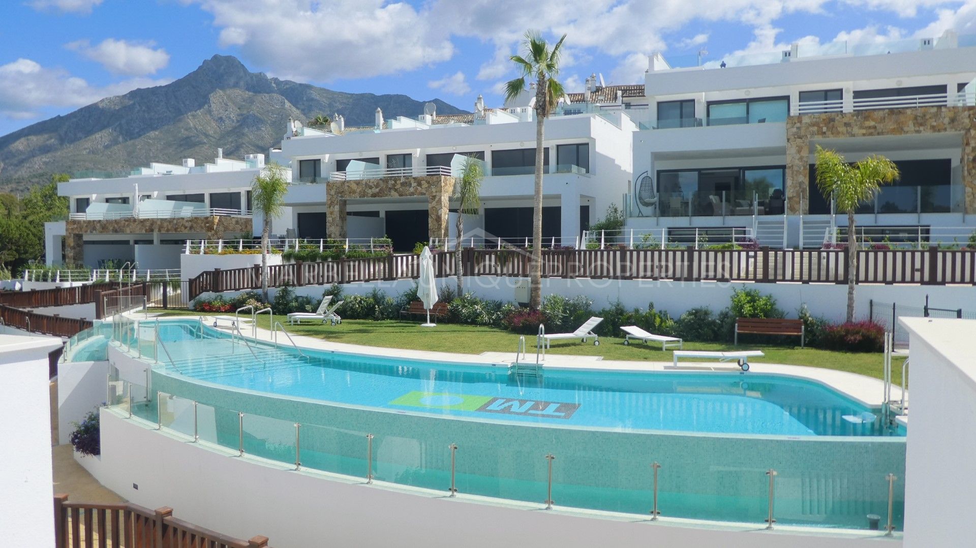 BRAND NEW 3 BEDROOM TOWNHOUSE ON MARBELLA’S GOLDEN MILE!