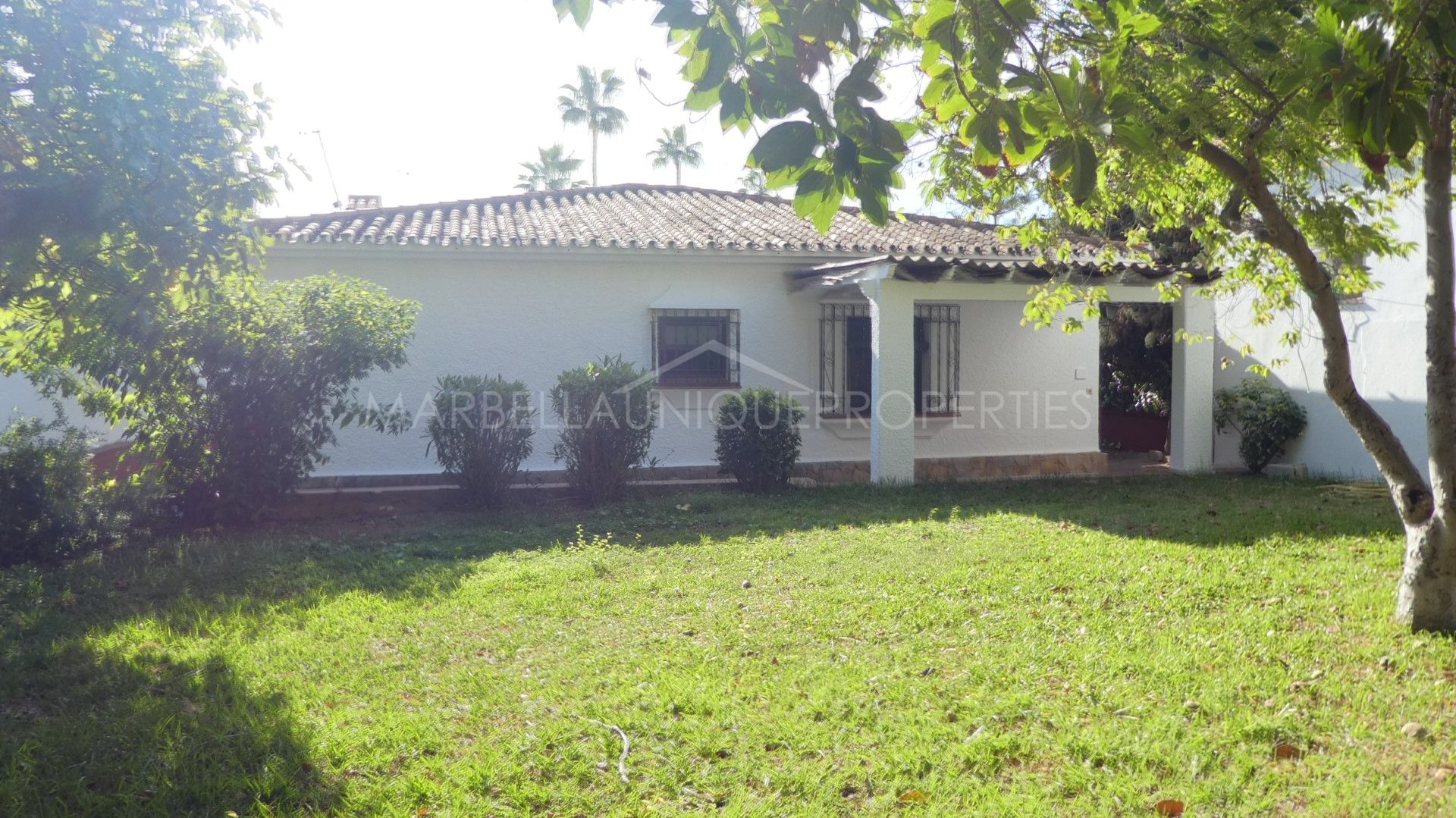 A great investment opportunity to acquire a 3 bedroom villa in Marbella Town Center